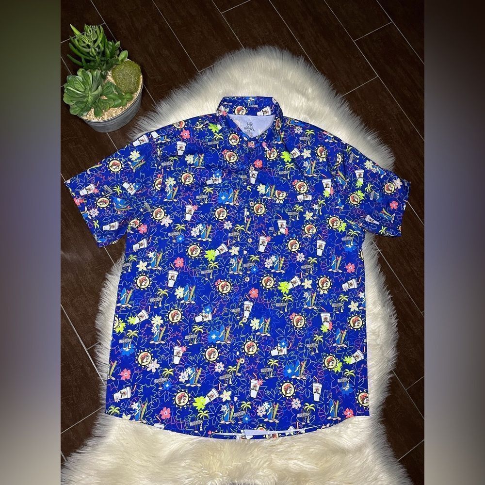 Buc-ee's Tropical Print button down shirt sz large
